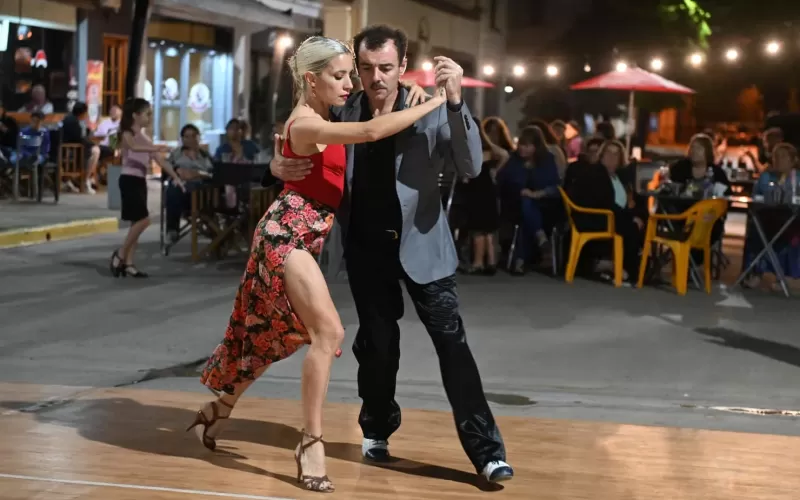 La Orquesta Infames Tango desembarca en 7 y 49 para una milonga hist&oacute;rica