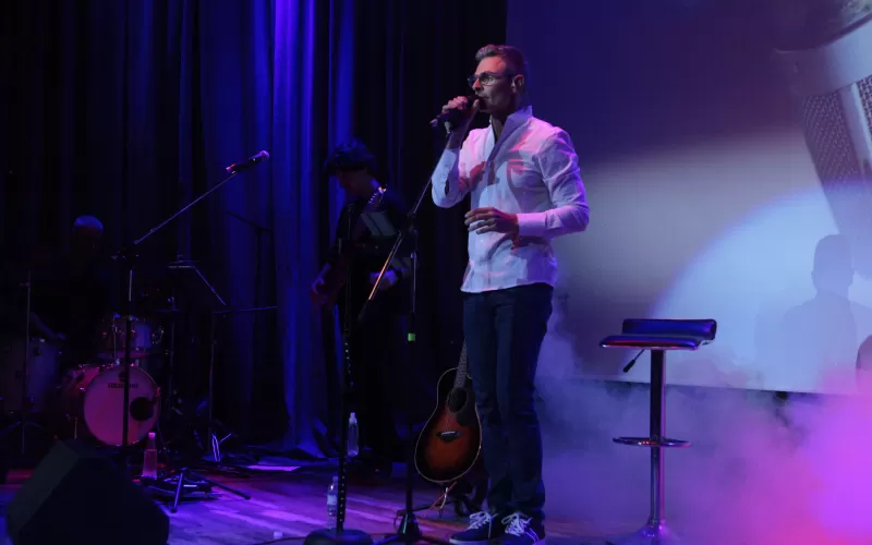Leo Travaglio: "Mi Universo Secreto" + Lanzamiento "Un Poco M&aacute;s" Feat. Adabel Guerrero