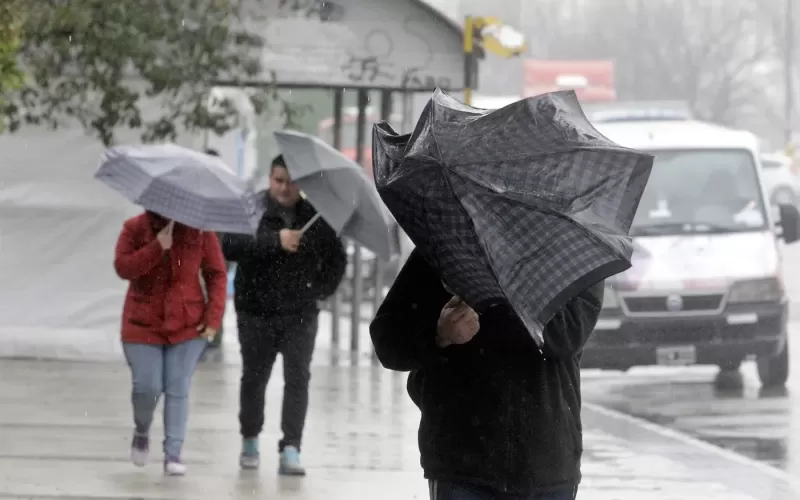 La Plata en alerta amarilla por lluvias y vientos: recomendaciones para el fin de semana