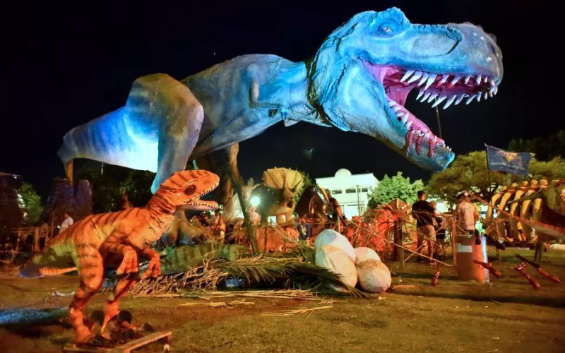 Mu&ntilde;equeros platenses sostienen la quema y arman su propio mapa de momos