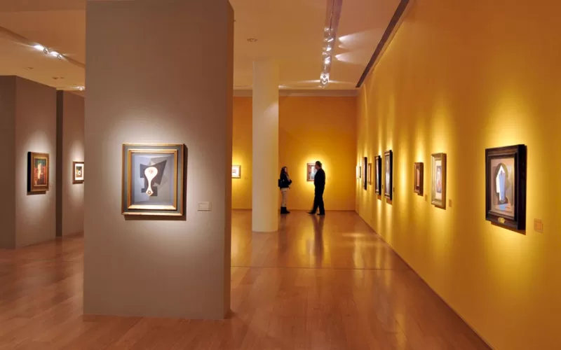 La Plata recupera su brillo: una colecci&oacute;n de m&aacute;s de 4.000 obras de arte vuelve a la luz