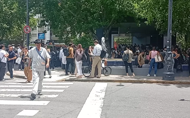 La Plata: se incendia la Torre 1 de la Municipalidad