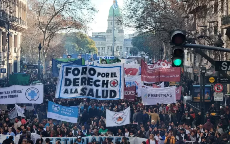 Camino al 20 de mayo: El gremio ATE se endurece y convoca a un paro por despidos en salud