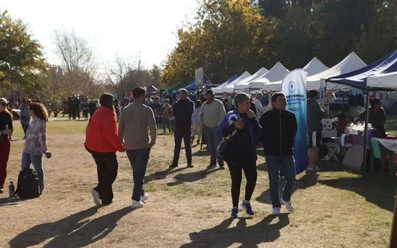 Servicios municipales, actividades culturales y talleres educativos llegan a Altos de San Lorenzo
