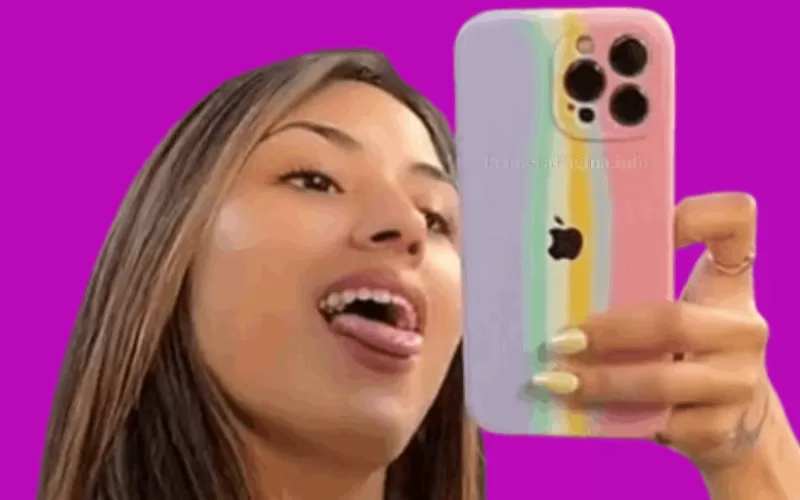 La influencer Nicole Barrera, un gato bruto y libertario, amenazó a una periodista