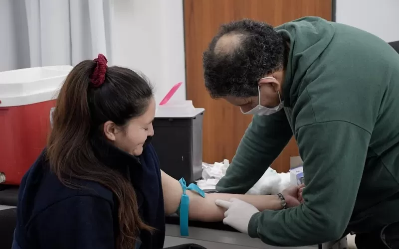 El Municipio monta consultorios al aire libre para tapar el vaciamiento de los centros de salud