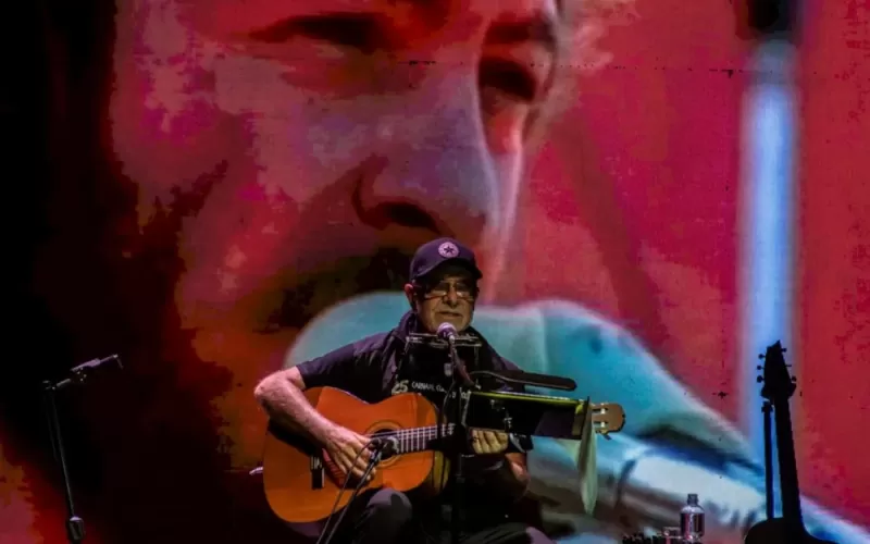 Canciones con memoria: Le&oacute;n Gieco confirma un recital &iacute;ntimo y cargado de sorpresas para los platenses