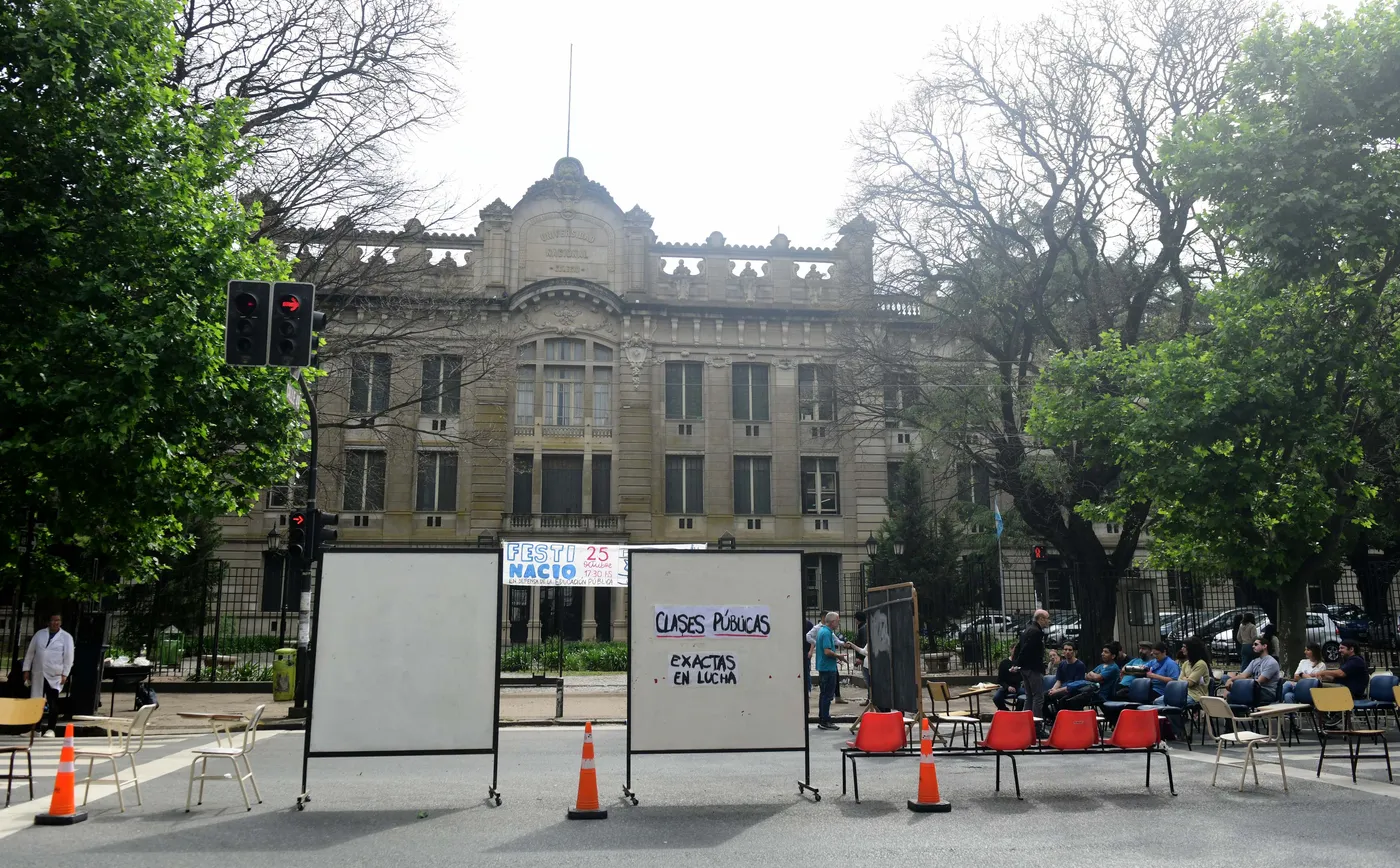 UNLP: clases públicas y protestas contra los recortes del Gobierno en las universidades